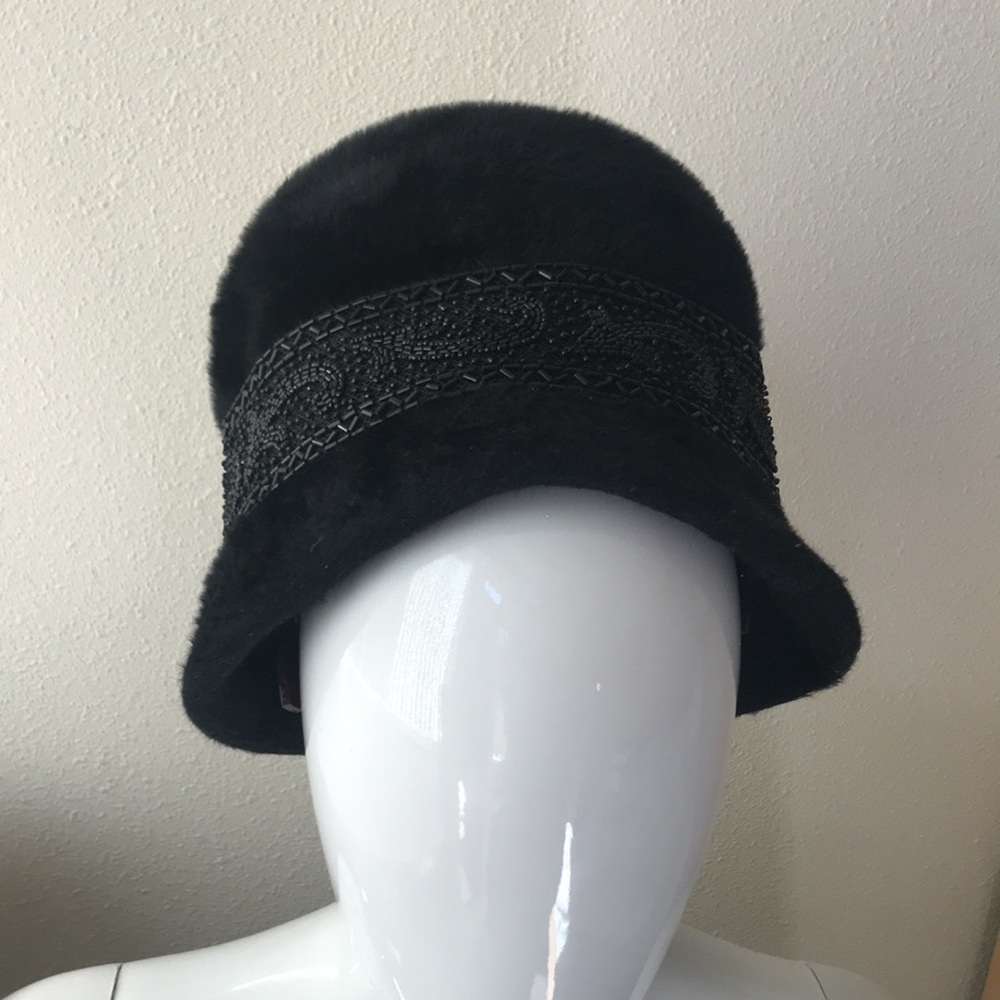 Vintage Jan Leslie Beaded Furry Hat - Picture 10 of 10
